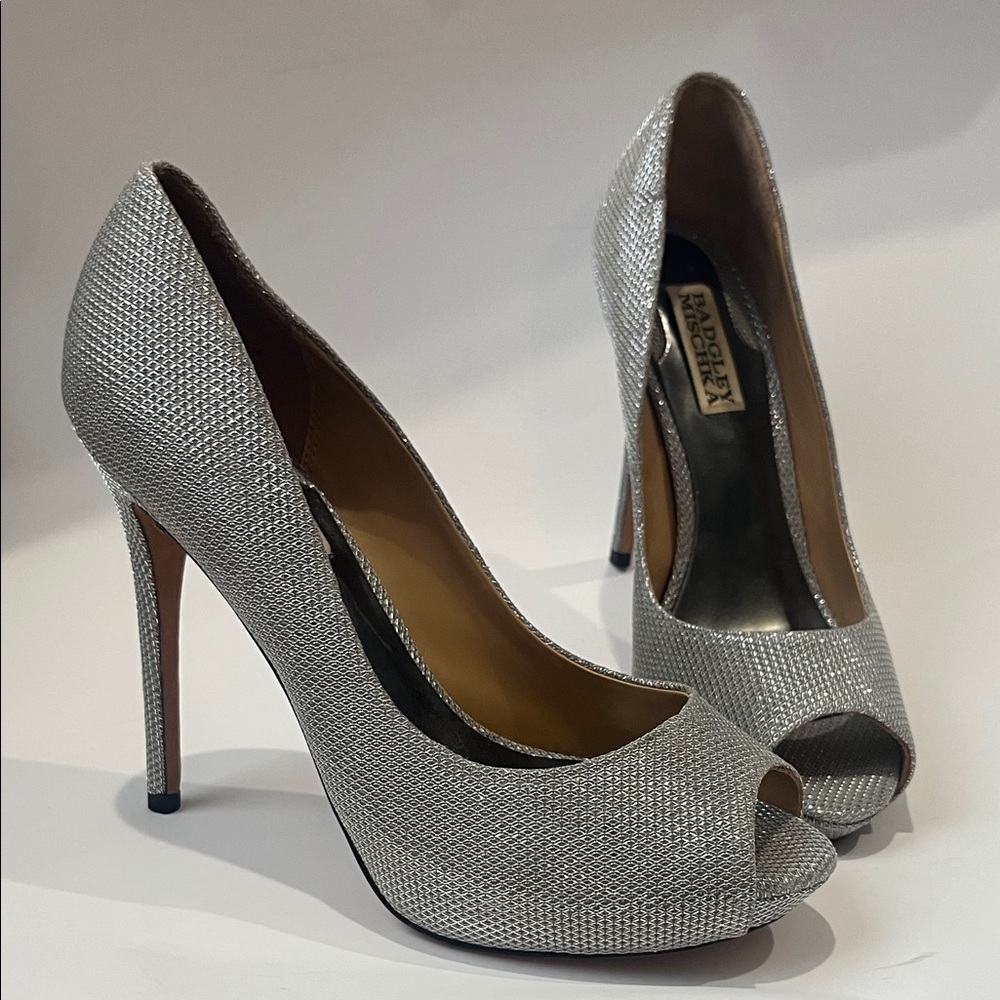 Badgley Mischka Silver Glitter Peep Toe Stiletto Heels – Size 7.5